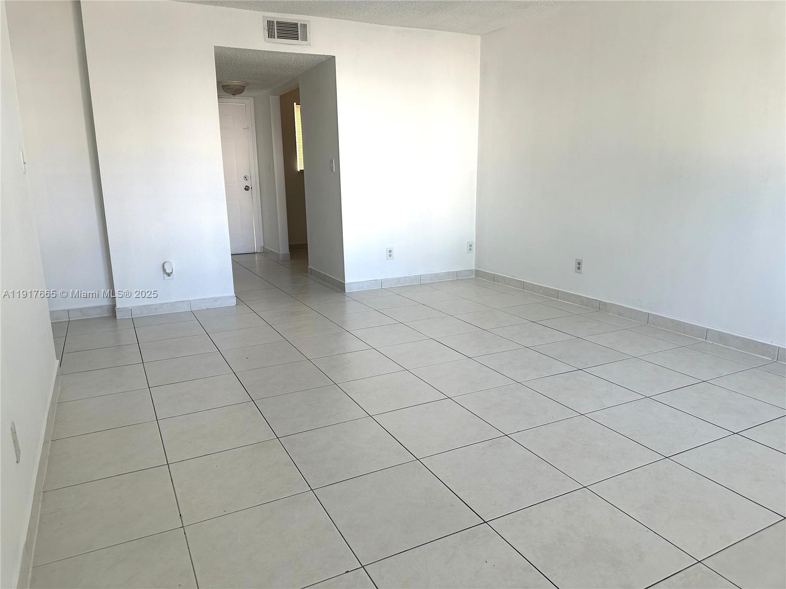   /   sq. ft. $ 2025-11-20 0 Photo