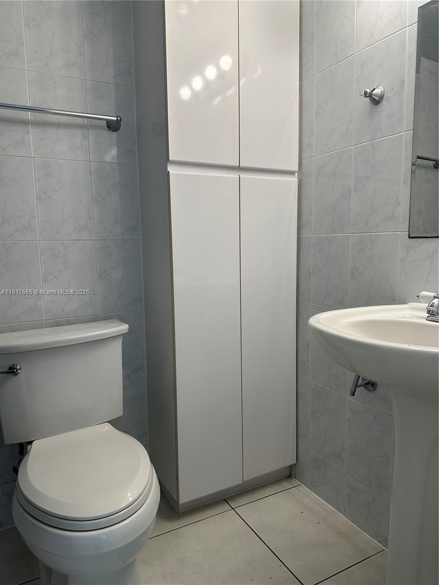   /   sq. ft. $ 2025-11-20 0 Photo