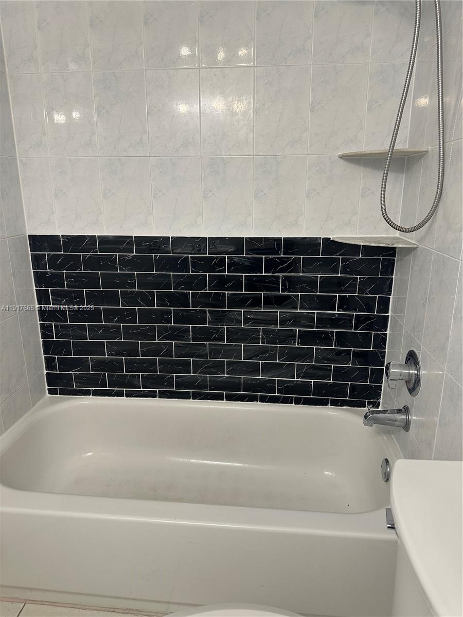   /   sq. ft. $ 2025-11-20 0 Photo