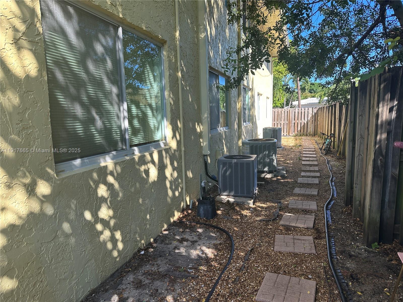   /   sq. ft. $ 2025-11-20 0 Photo