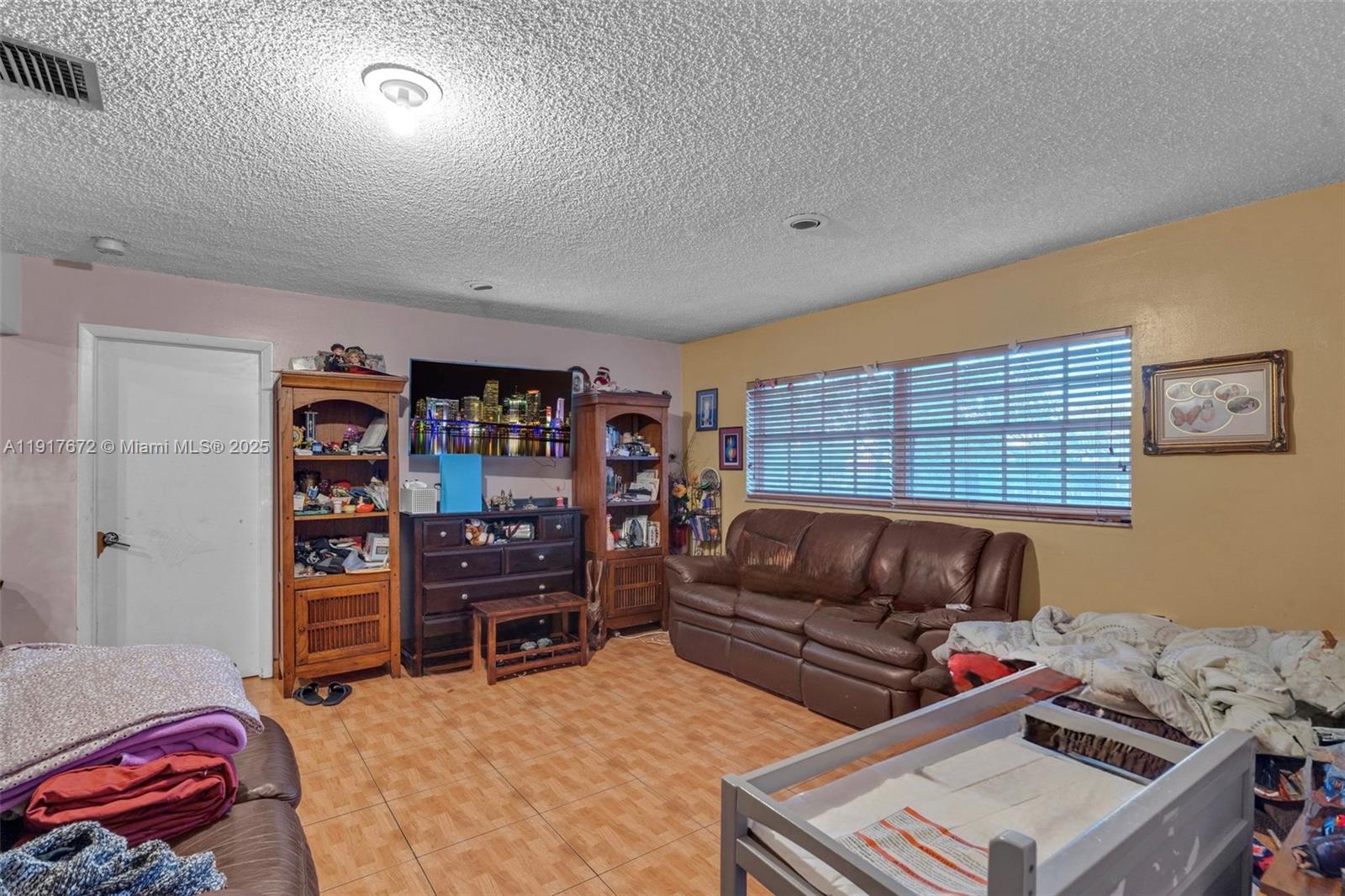   /  2532 sq. ft. $ 2025-11-20 0 Photo