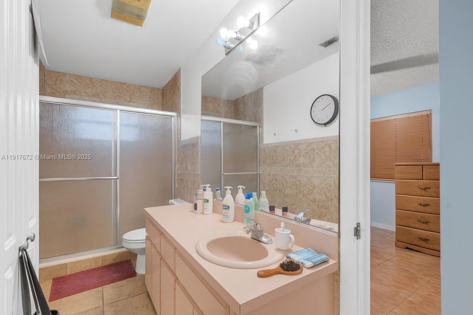   /  2532 sq. ft. $ 2025-11-20 0 Photo