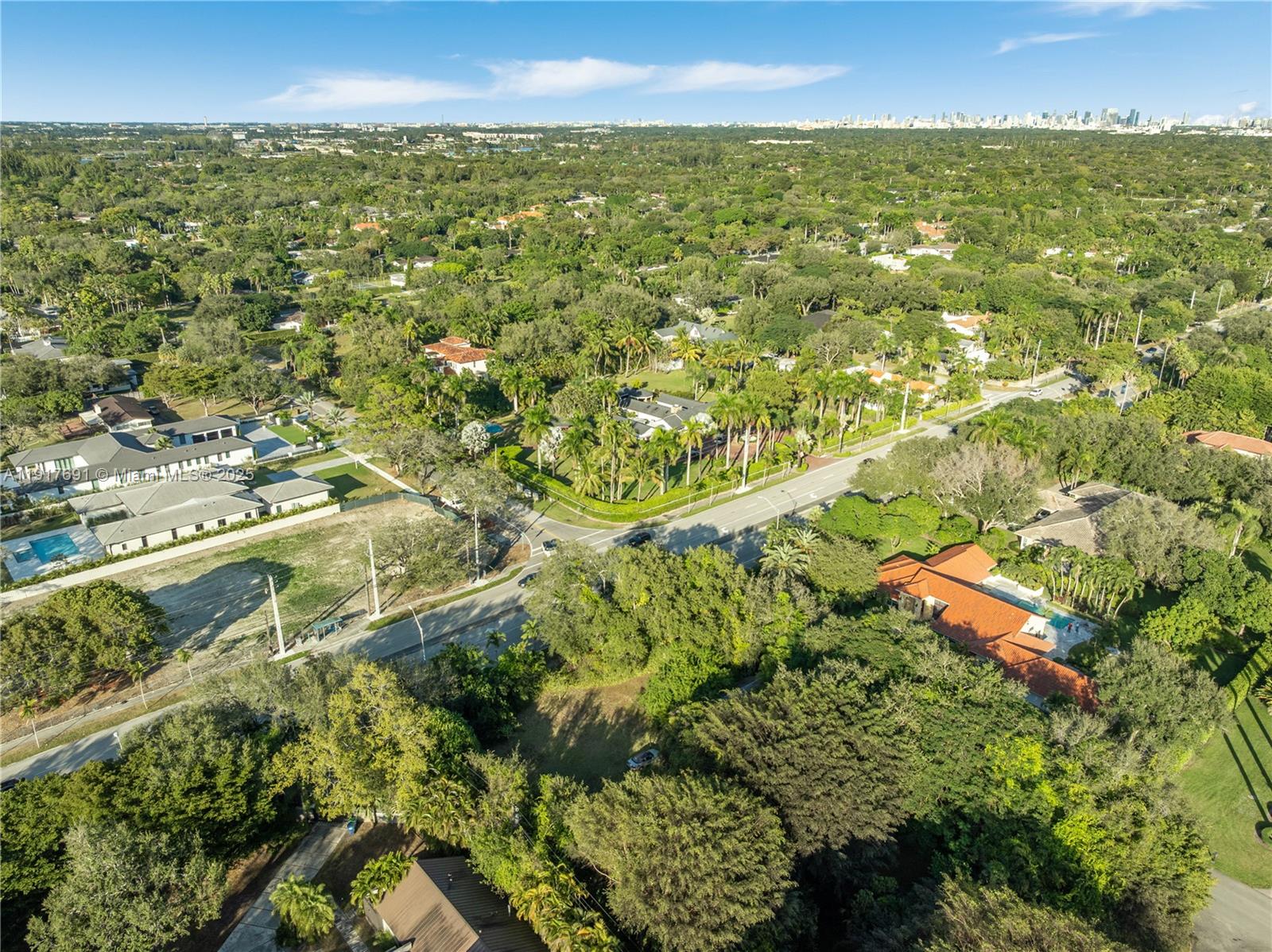   /   кв.футов $ 2025-11-20 0 Фото