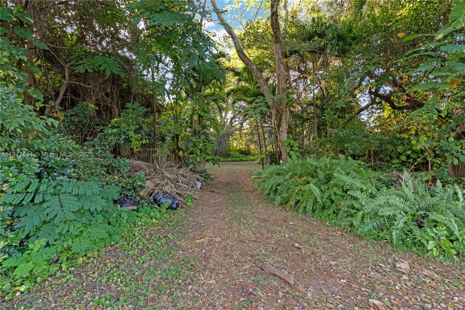   /   кв.футов $ 2025-11-20 0 Фото