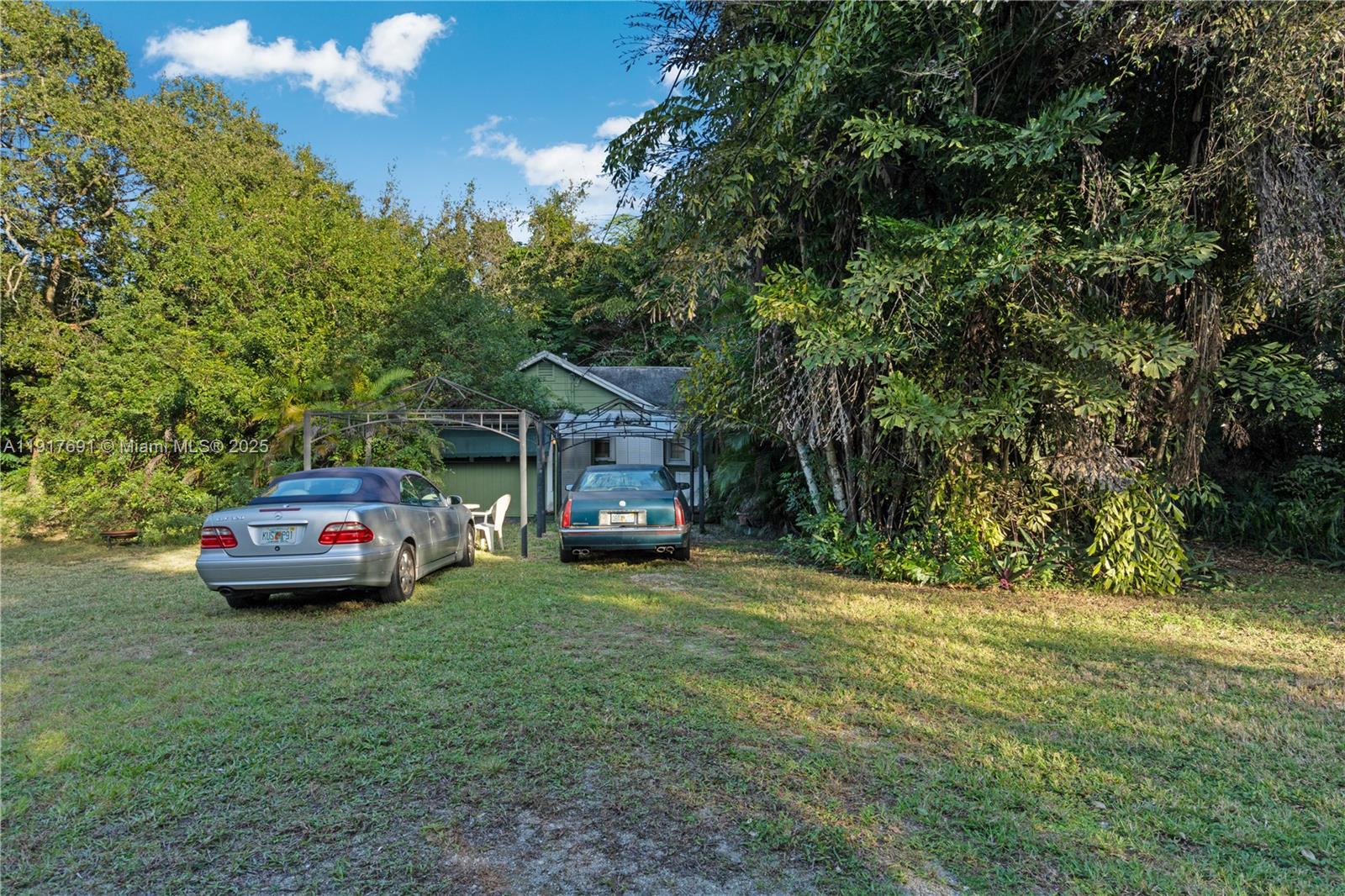   /   кв.футов $ 2025-11-20 0 Фото