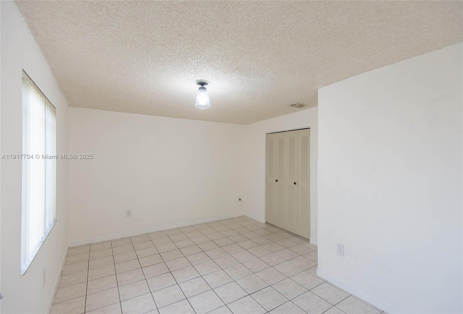   /  1529 sq. ft. $ 2025-11-20 0 Photo