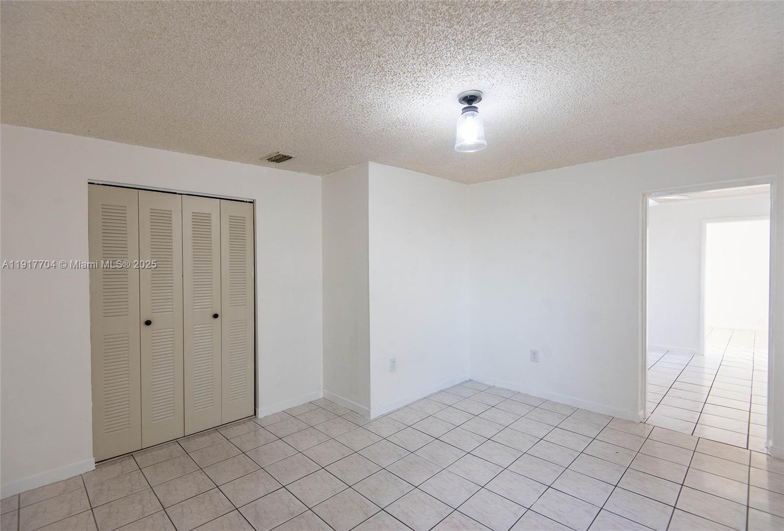   /  1529 sq. ft. $ 2025-11-20 0 Photo