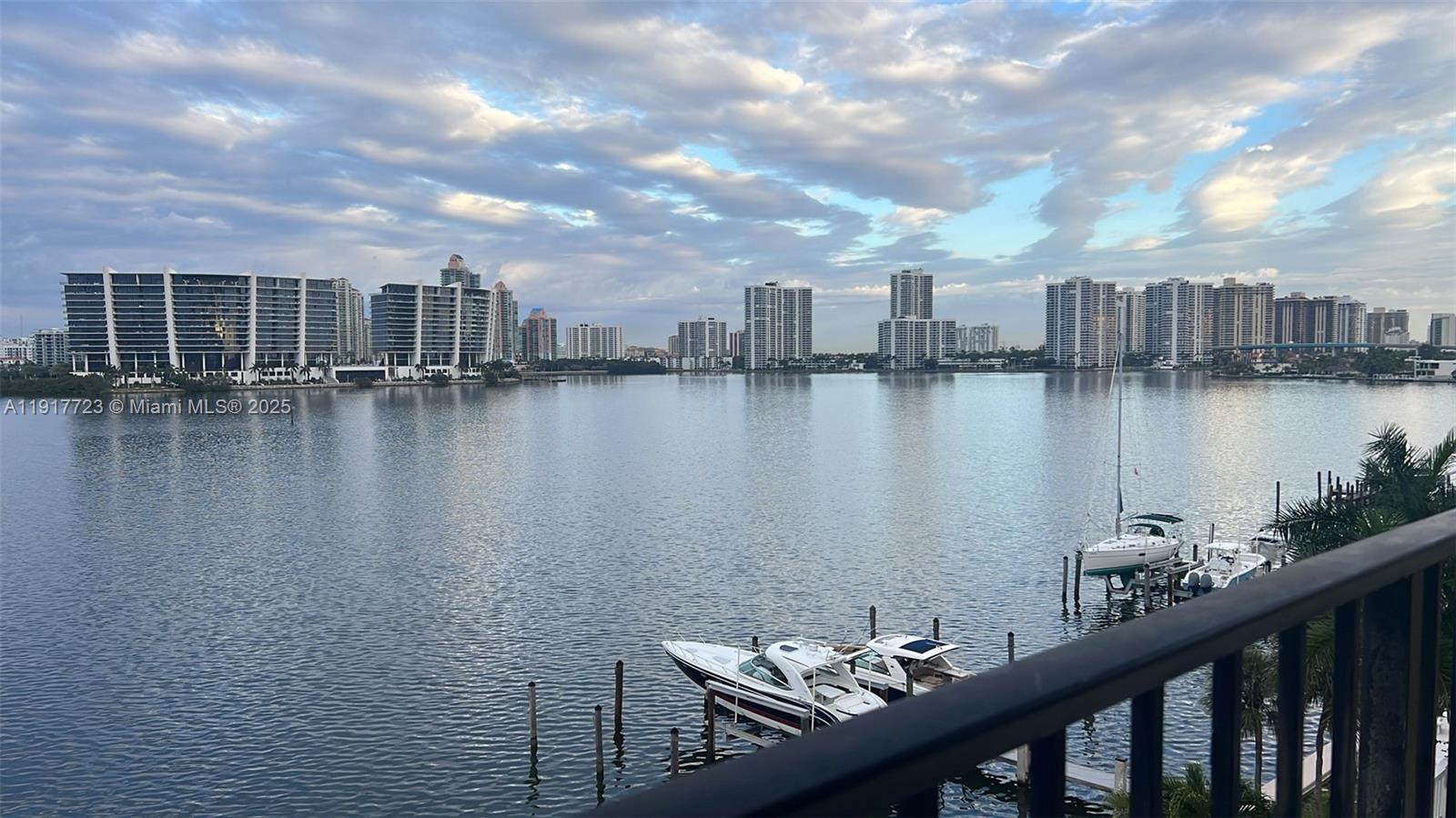 507 2 / 2 1217 sq. ft. $ 2025-11-20 0 Photo