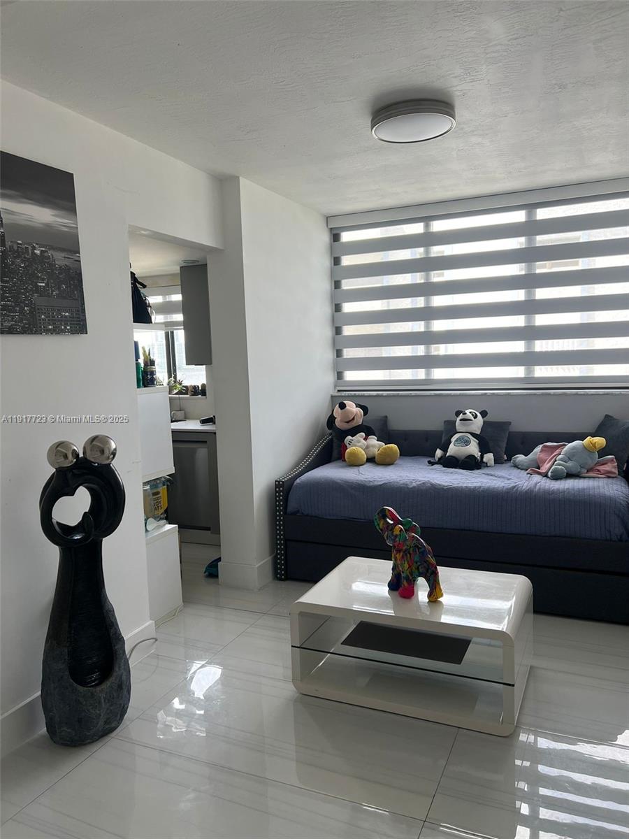 507 2 / 2 1217 sq. ft. $ 2025-11-20 0 Photo