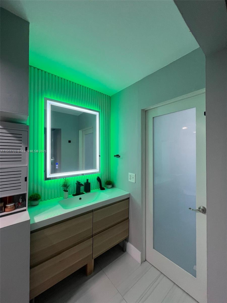 507 2 / 2 1217 sq. ft. $ 2025-11-20 0 Photo