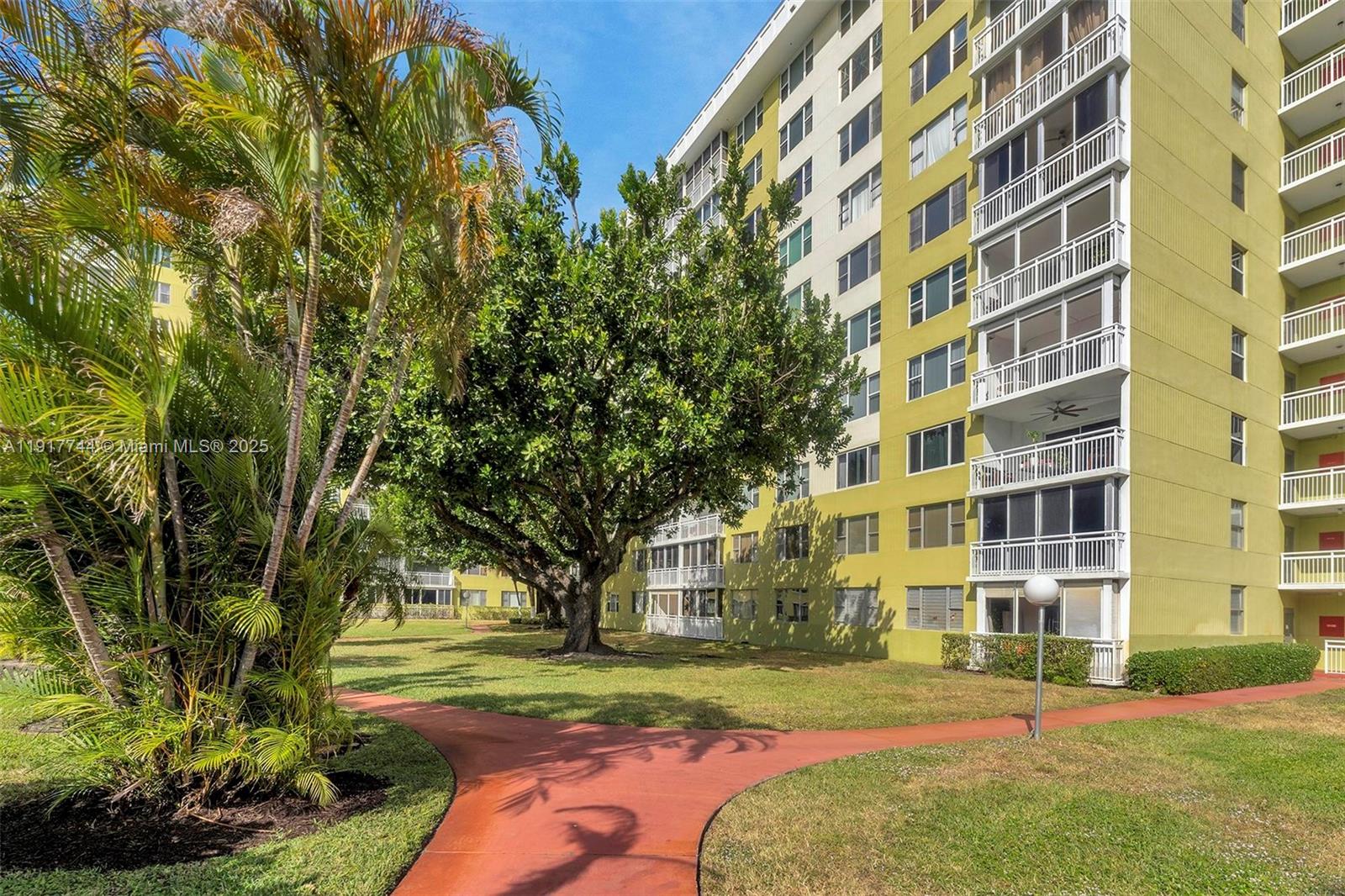 303B 2 / 2 1132 sq. ft. $ 2025-11-20 0 Photo