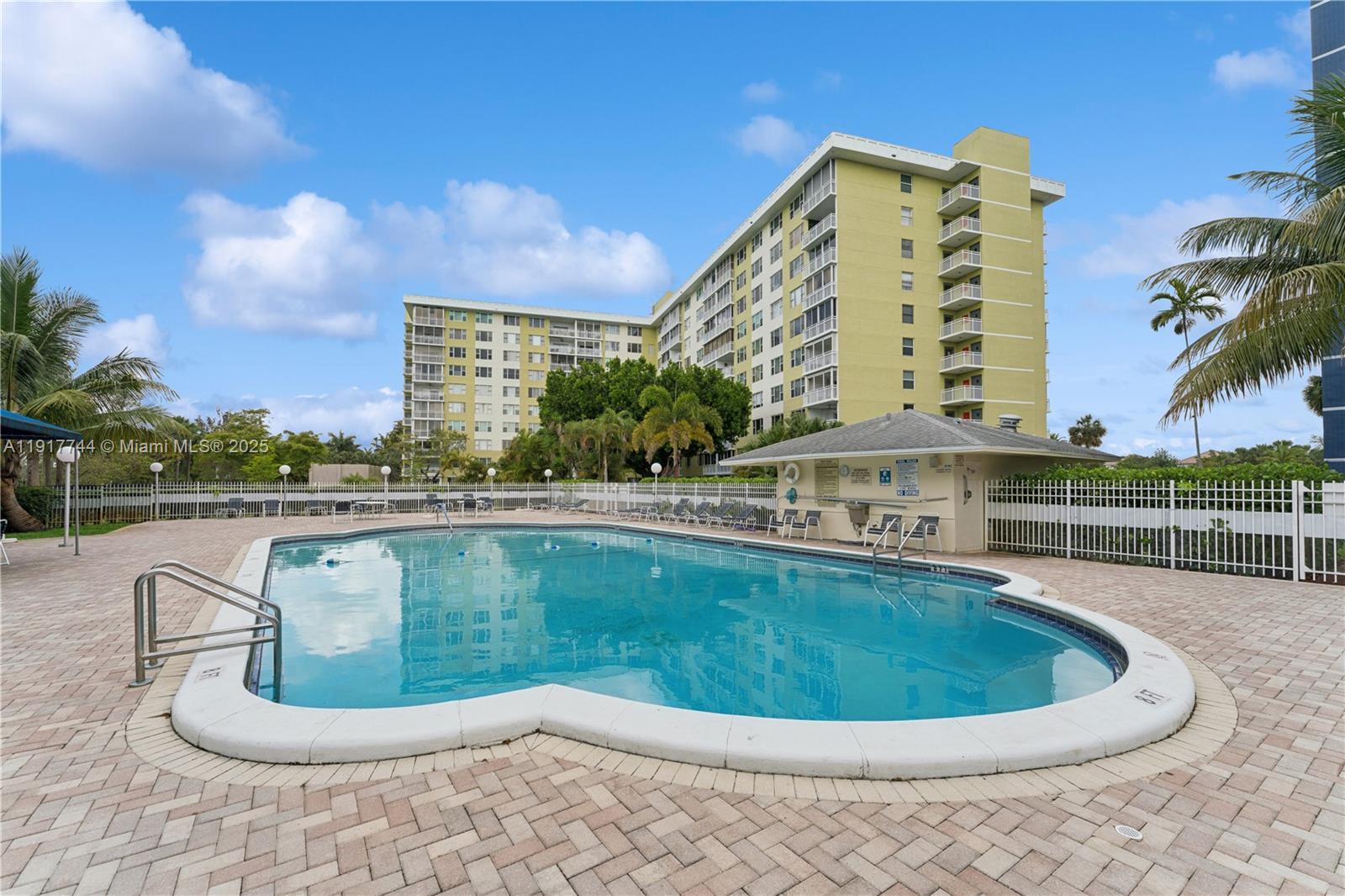 303B 2 / 2 1132 sq. ft. $ 2025-11-20 0 Photo