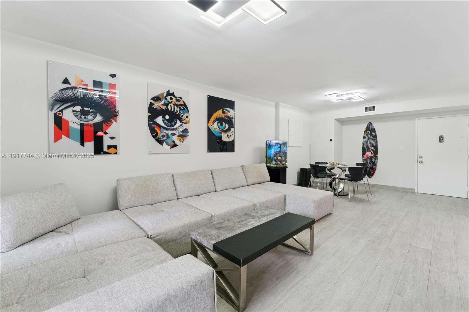 303B 2 / 2 1132 sq. ft. $ 2025-11-20 0 Photo