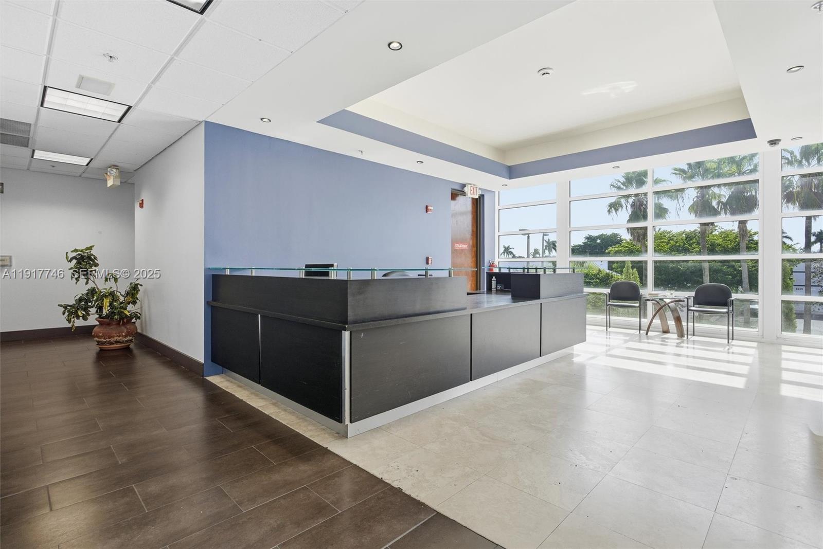 Подробнее / кв.футов $ 2025-11-20 0 Фото