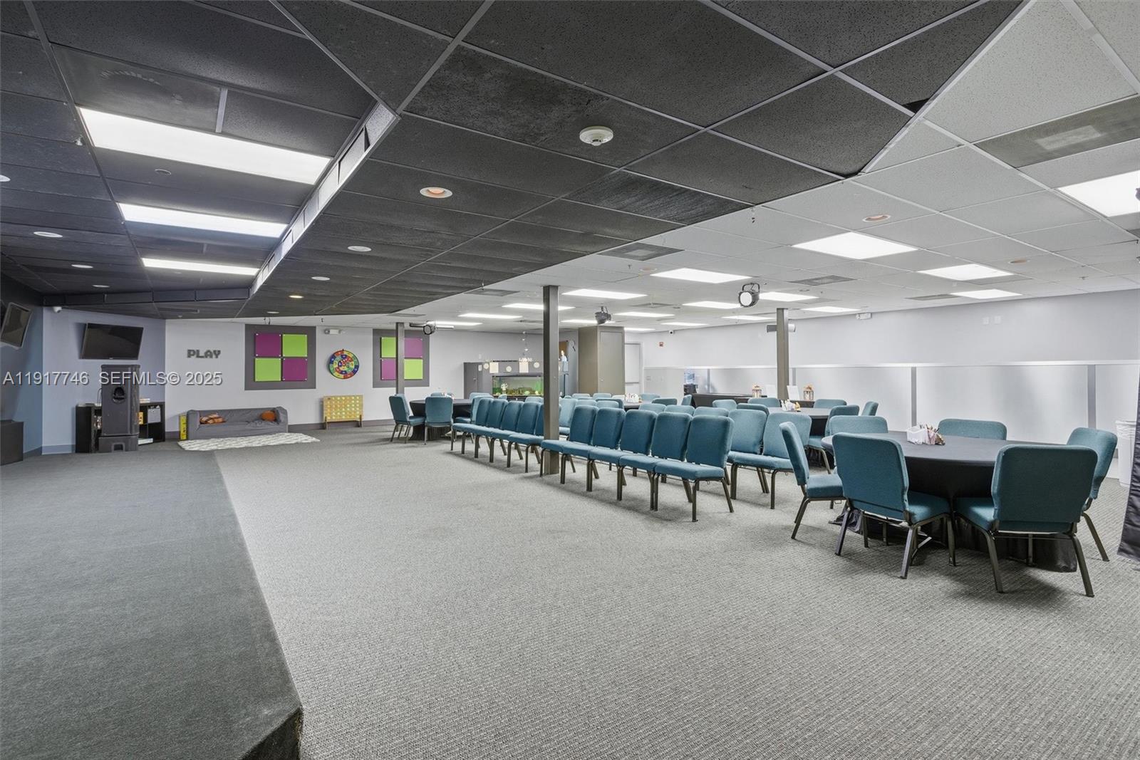 Подробнее / кв.футов $ 2025-11-20 0 Фото