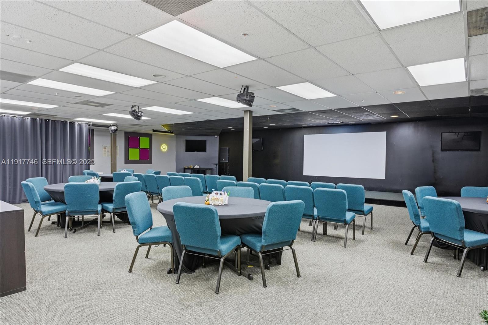 Подробнее / кв.футов $ 2025-11-20 0 Фото