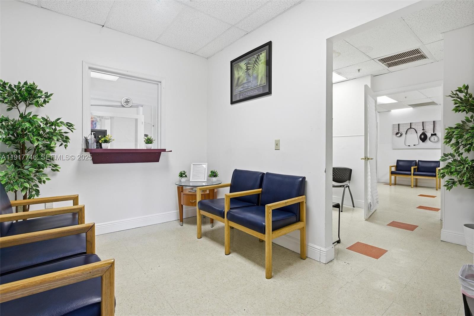 Подробнее / кв.футов $ 2025-11-20 0 Фото