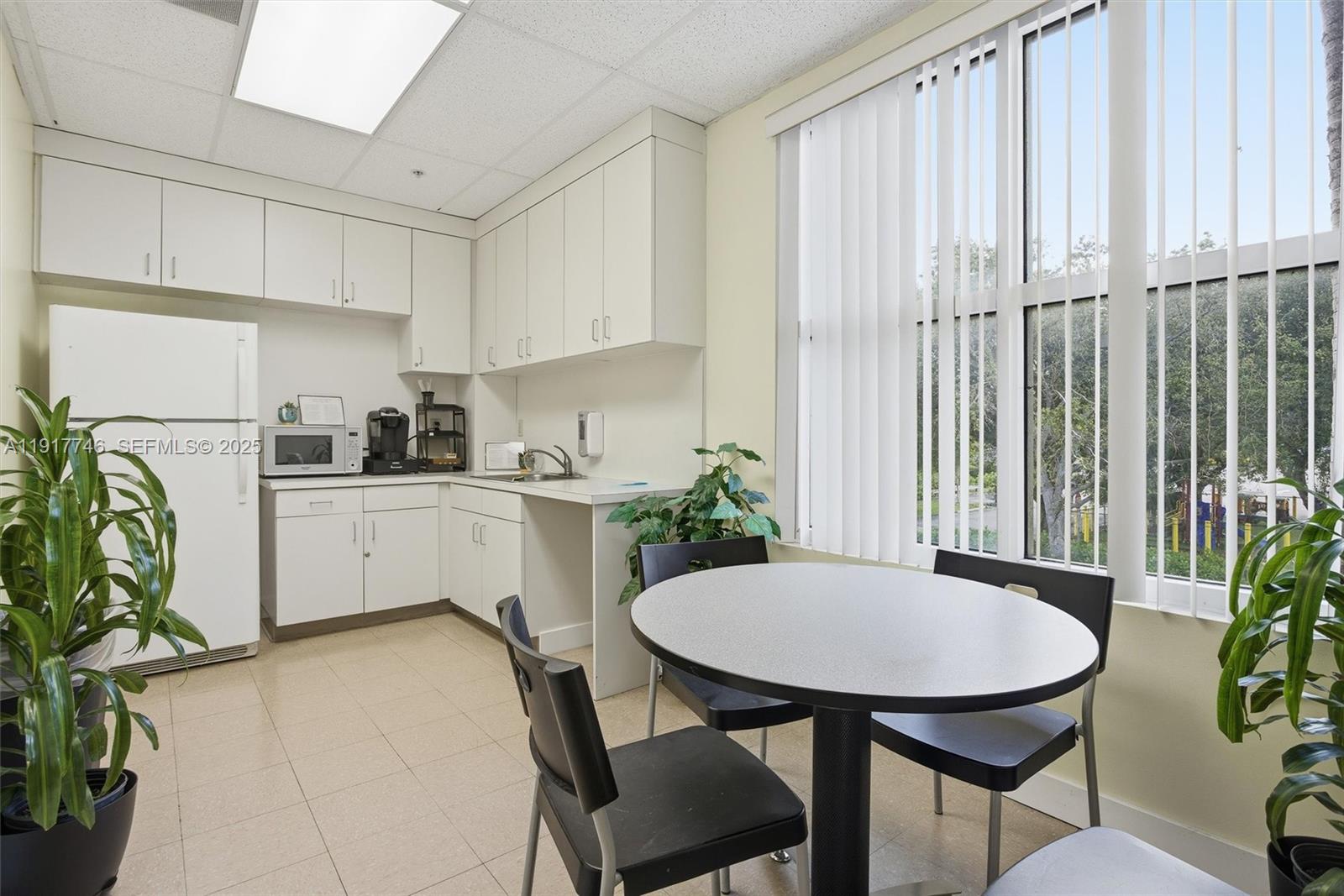 Подробнее / кв.футов $ 2025-11-20 0 Фото