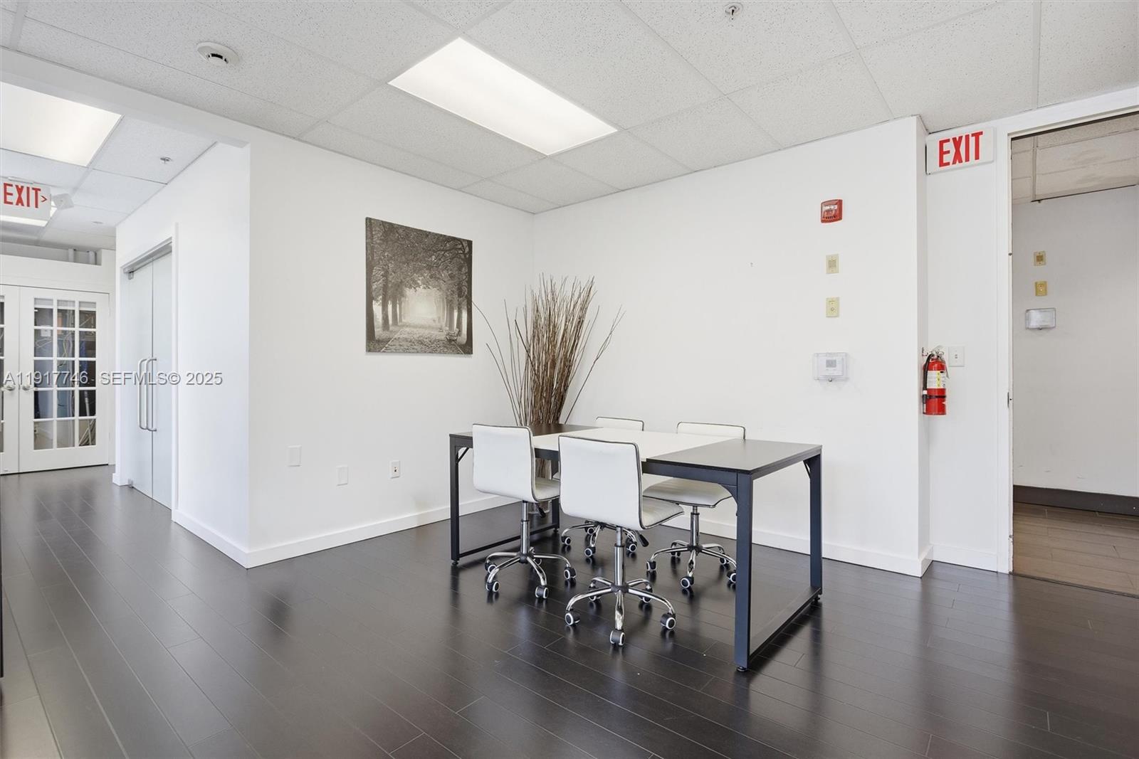 Подробнее / кв.футов $ 2025-11-20 0 Фото