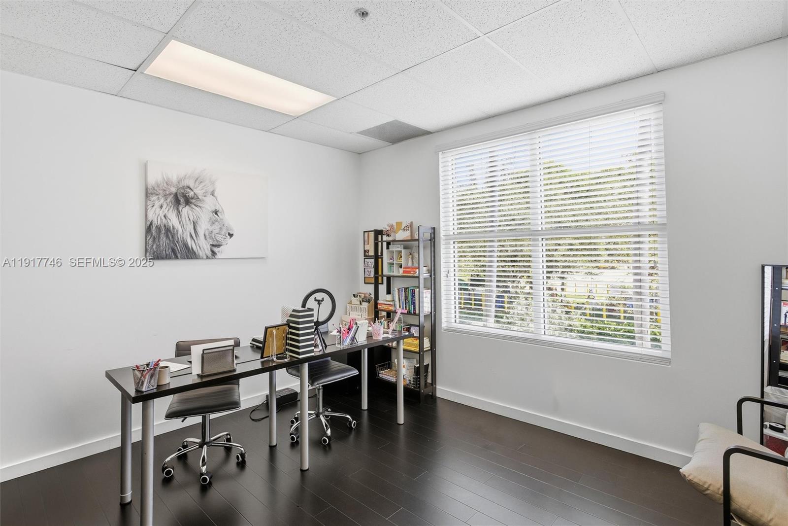 Подробнее / кв.футов $ 2025-11-20 0 Фото