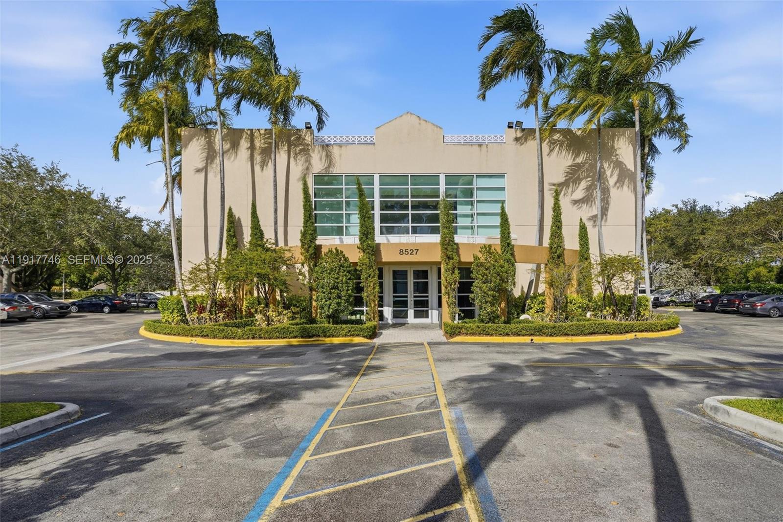 Подробнее / кв.футов $ 2025-11-20 0 Фото