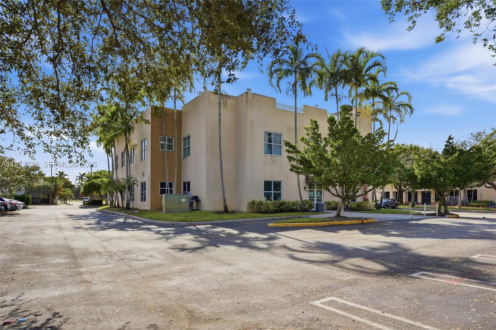 Подробнее / кв.футов $ 2025-11-20 0 Фото