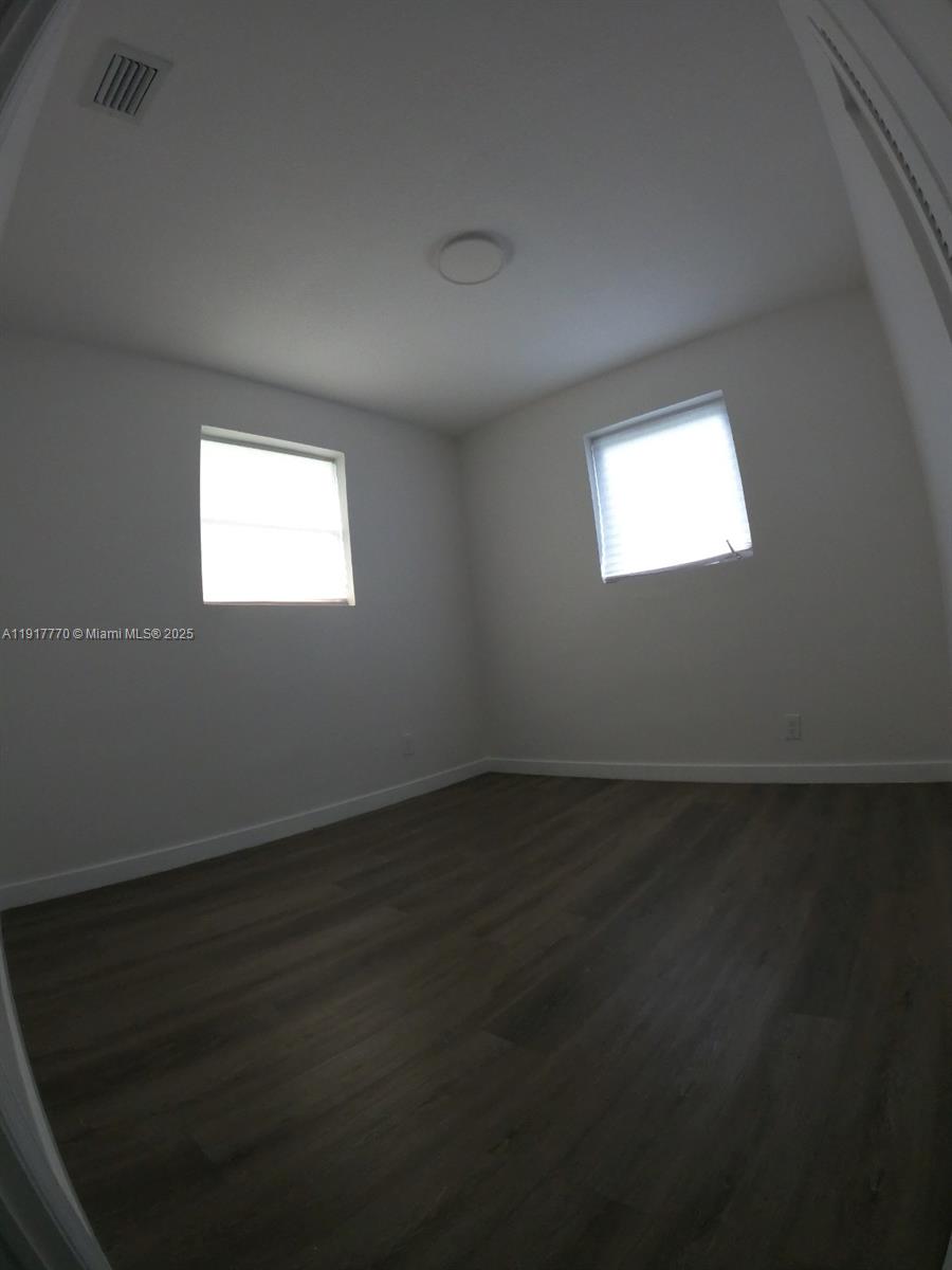   /  1311 sq. ft. $ 2025-11-20 0 Photo