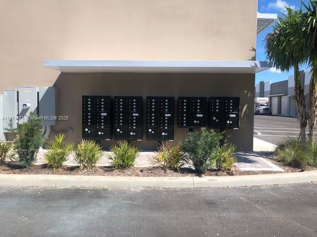 163  /   sq. ft. $ 2025-11-20 0 foto