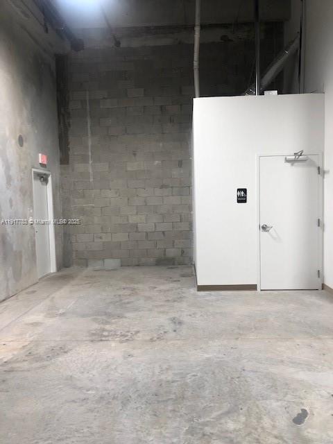 163  /   sq. ft. $ 2025-11-20 0 Photo