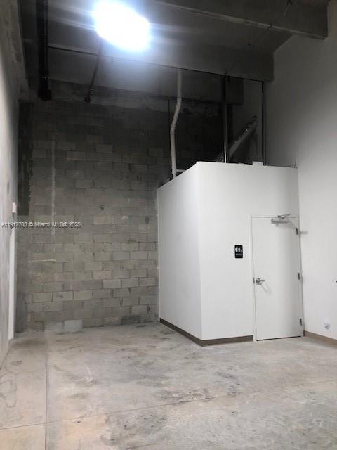 163  /   sq. ft. $ 2025-11-20 0 Photo