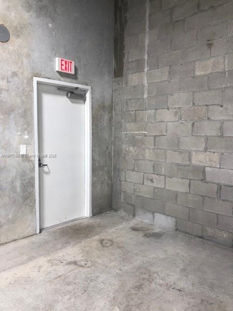 163  /   sq. ft. $ 2025-11-20 0 Photo