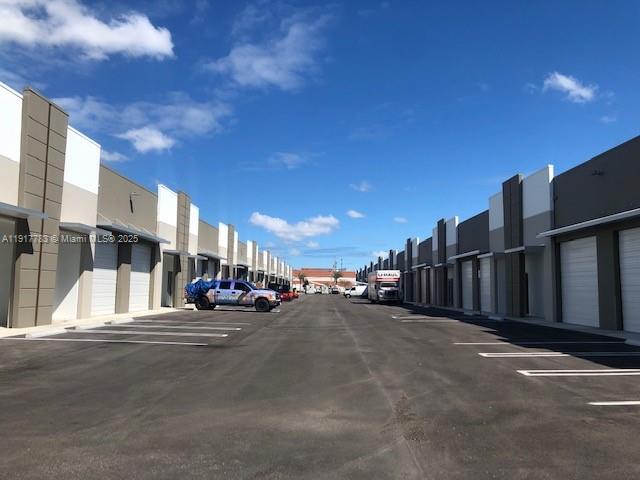 163  /   sq. ft. $ 2025-11-20 0 Photo