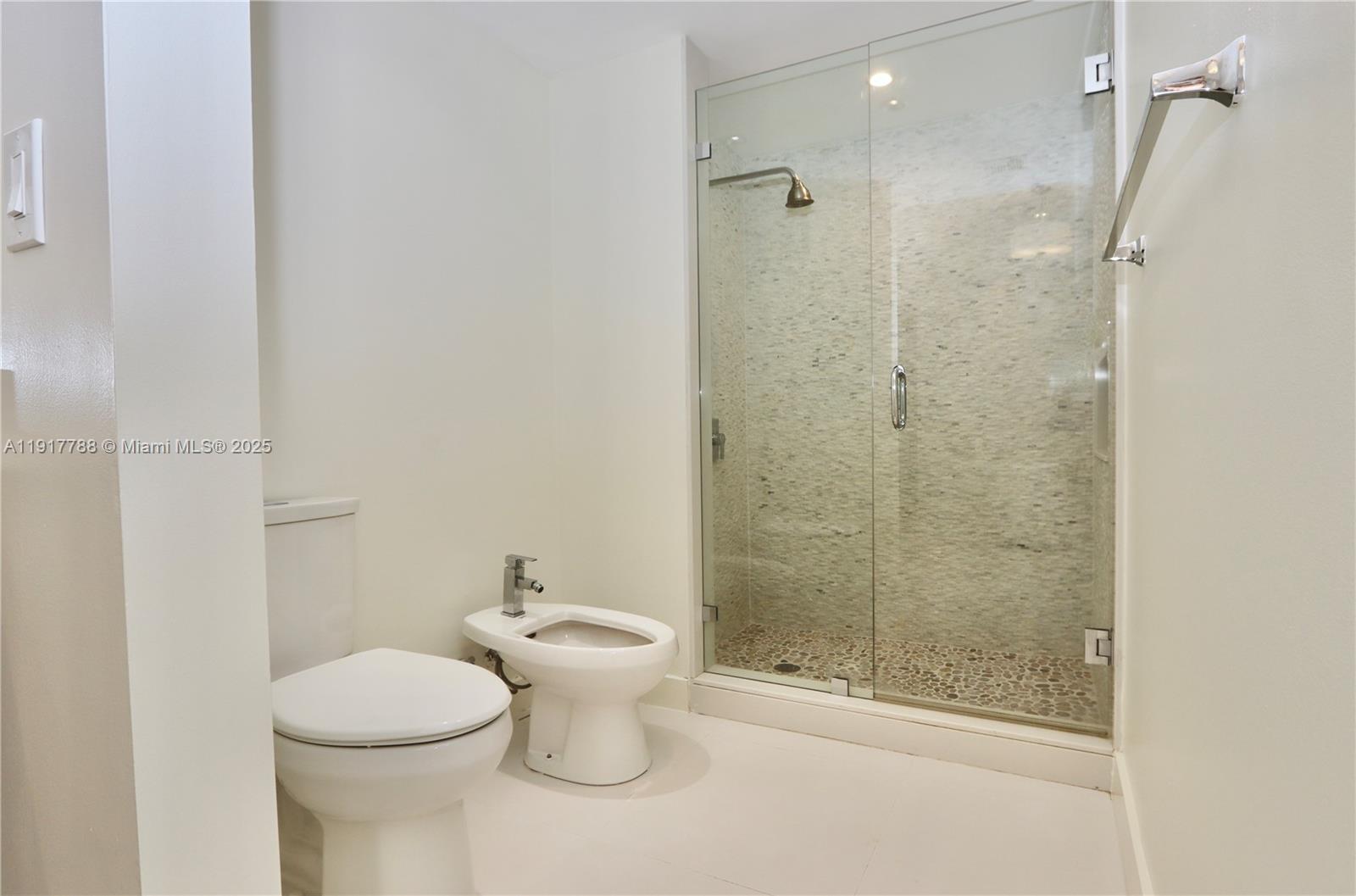 See details 1003 2 / 2 1508 sq. ft. $ 2025-11-20 0 Photo