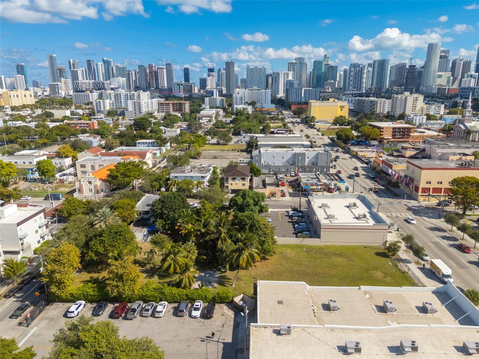   /   кв.футов $ 2025-11-20 0 Фото