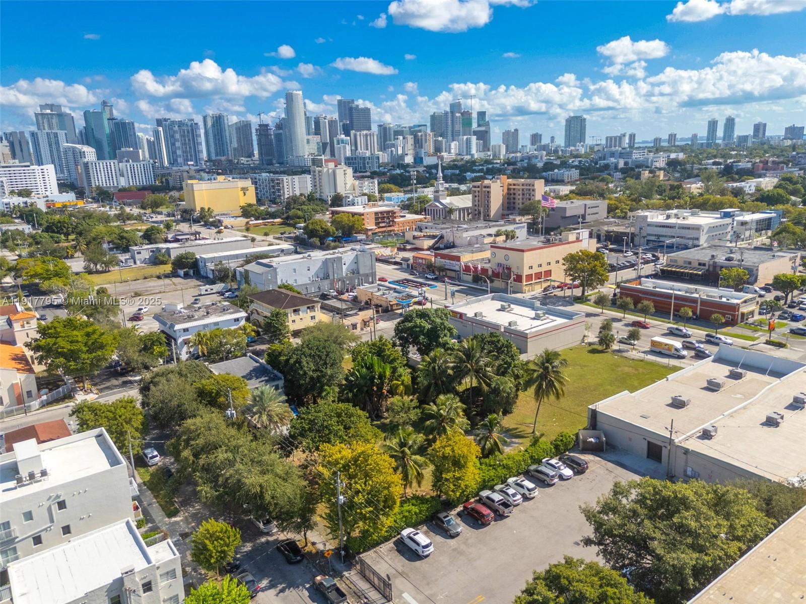   /   кв.футов $ 2025-11-20 0 Фото