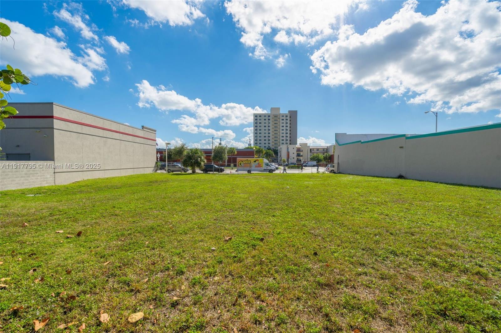   /   кв.футов $ 2025-11-20 0 Фото