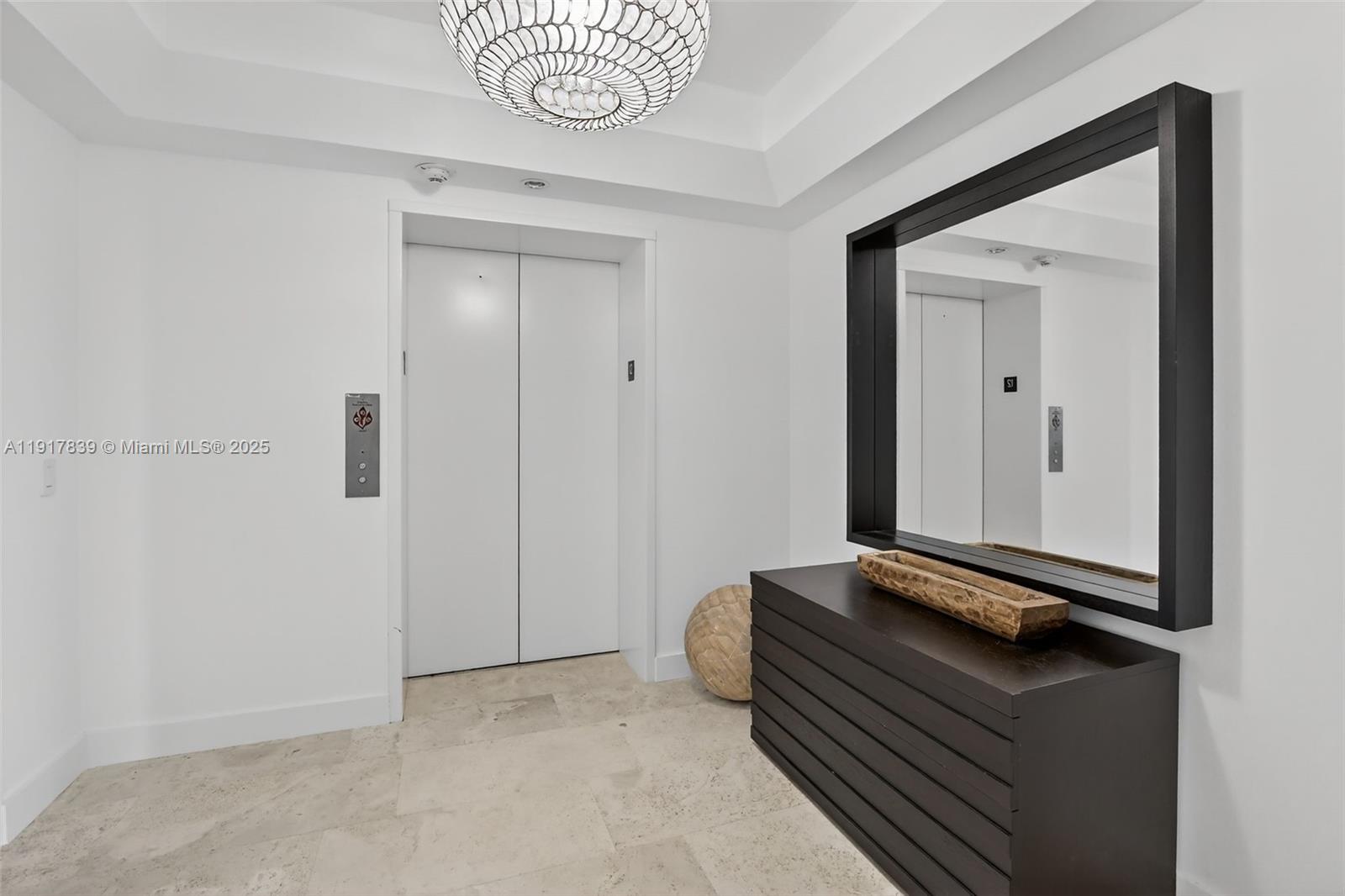 1208 4 / 5 3709 кв.футов $ 2025-11-20 0 Фото