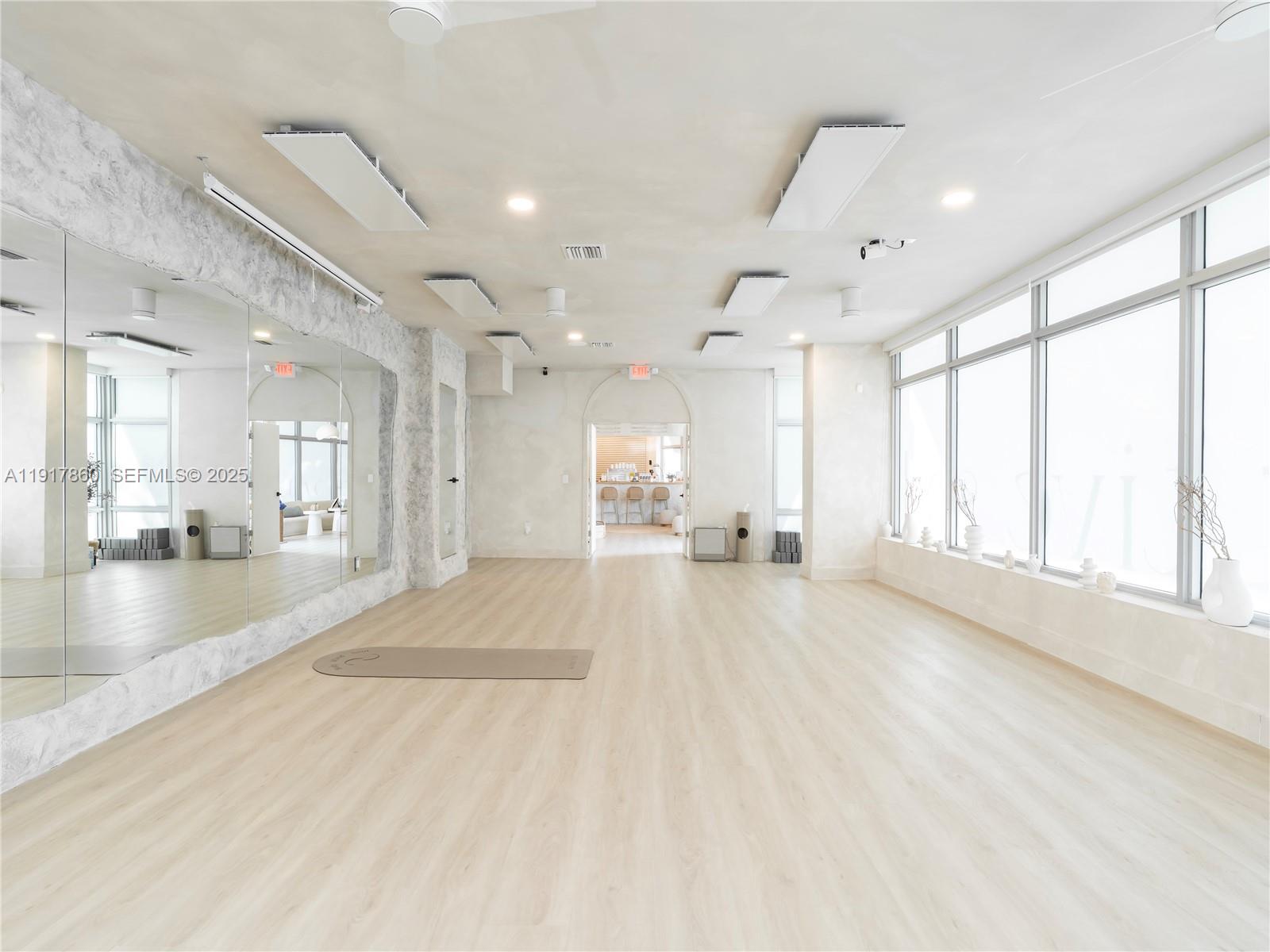   /   sq. ft. $ 2025-11-20 0 Photo