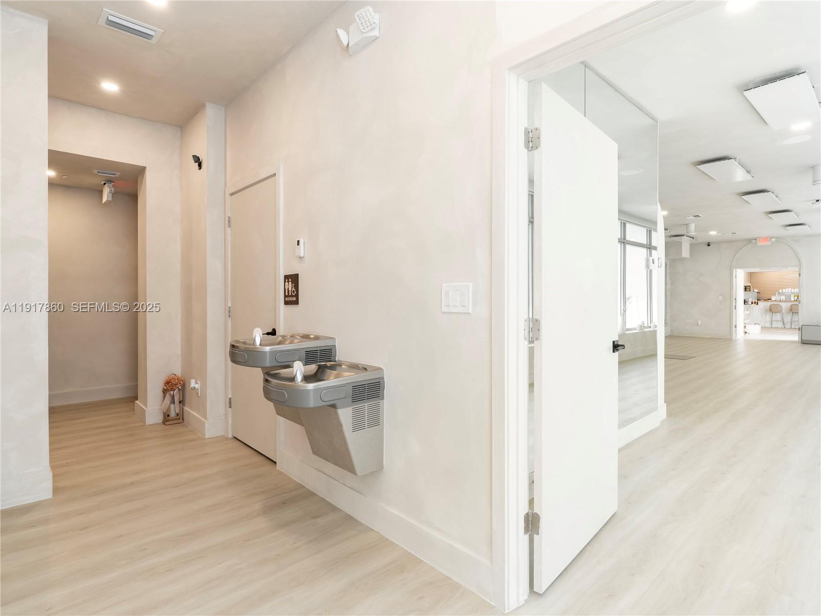   /   sq. ft. $ 2025-11-20 0 Photo