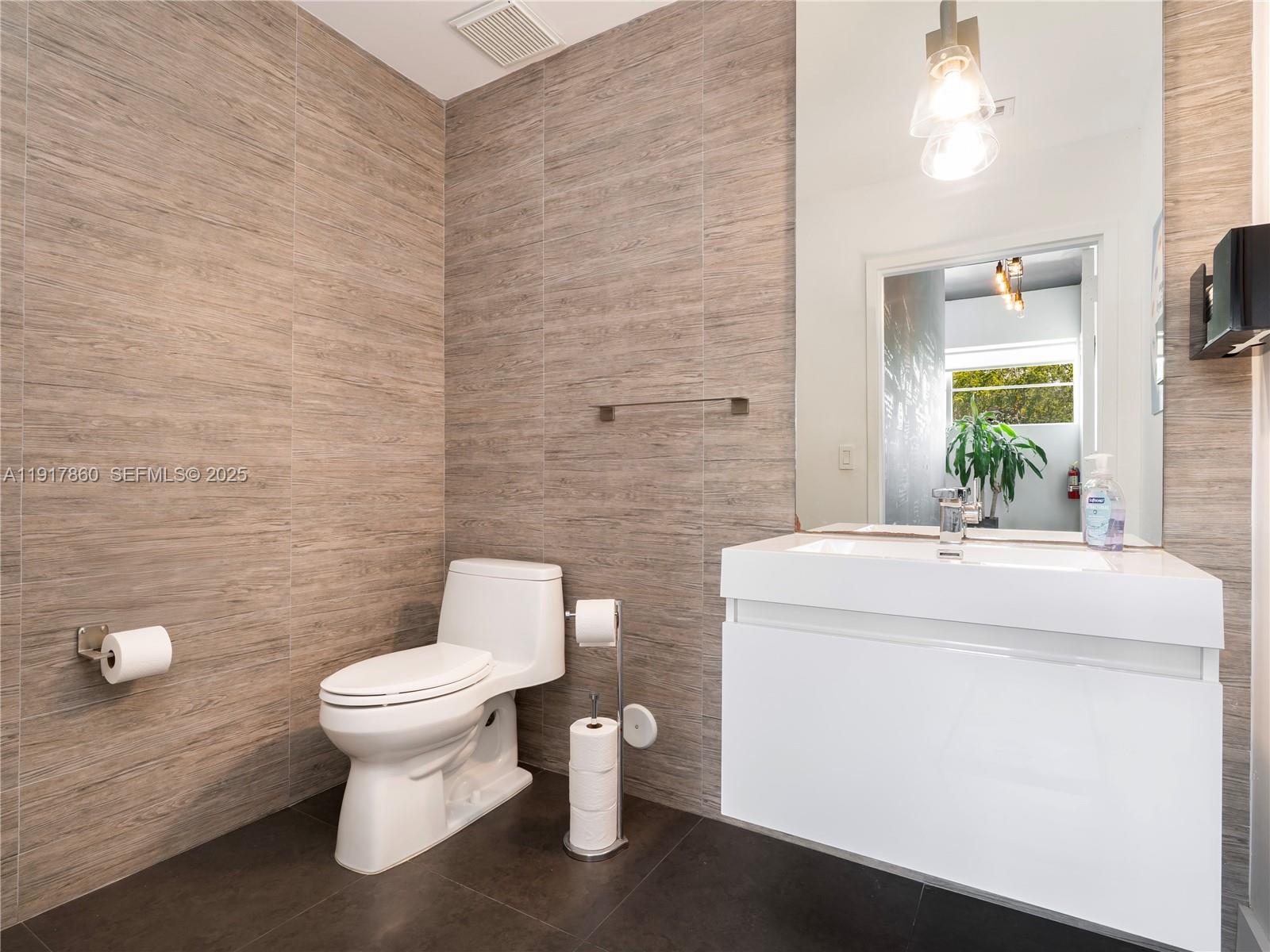   /   sq. ft. $ 2025-11-20 0 Photo