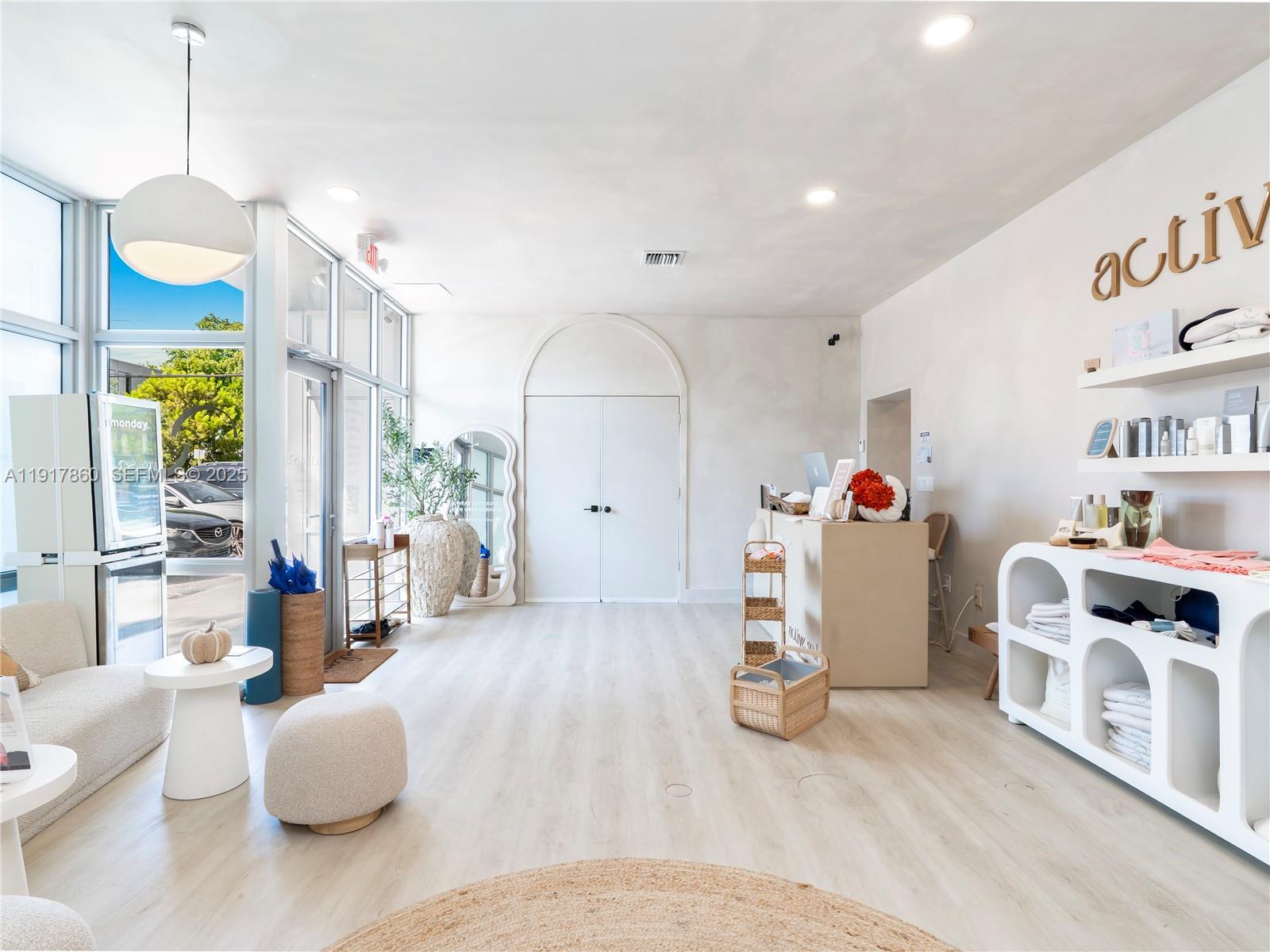   /   sq. ft. $ 2025-11-20 0 Photo