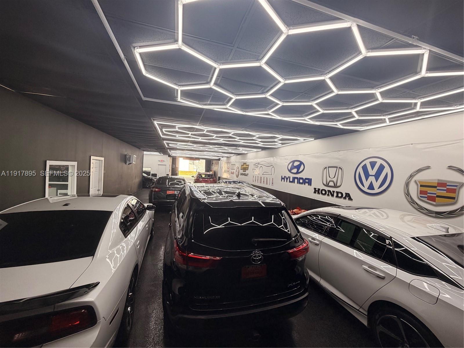   /   sq. ft. $ 2025-12-05 0 Photo