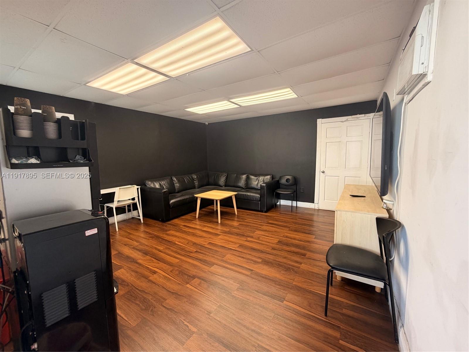   /   sq. ft. $ 2025-12-05 0 Photo