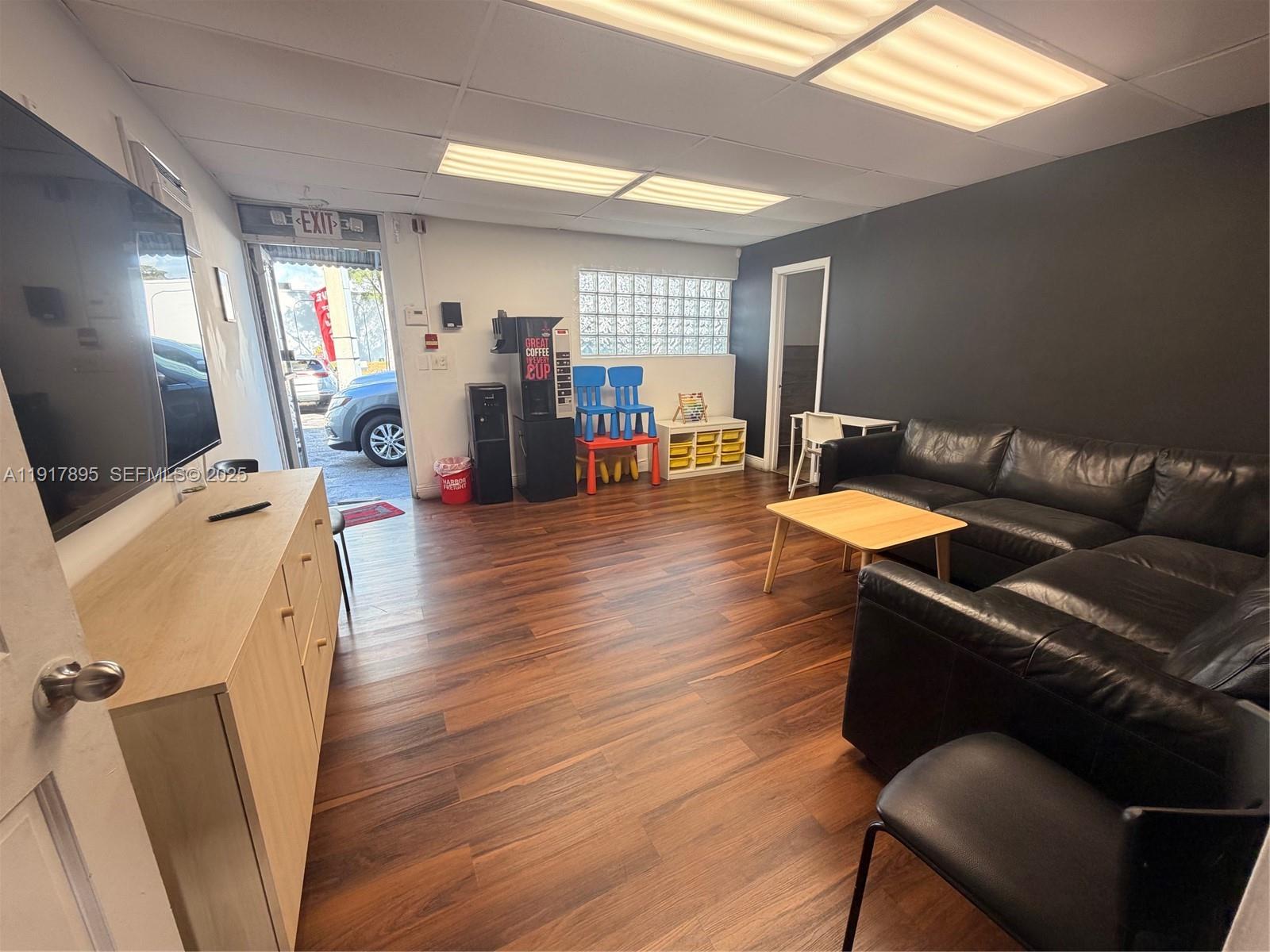   /   sq. ft. $ 2025-12-05 0 Photo