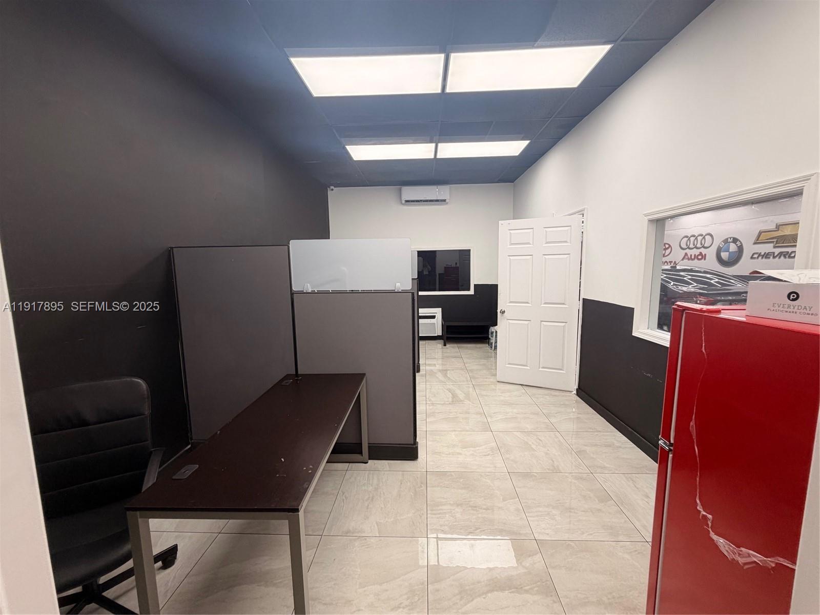   /   sq. ft. $ 2025-12-05 0 Photo