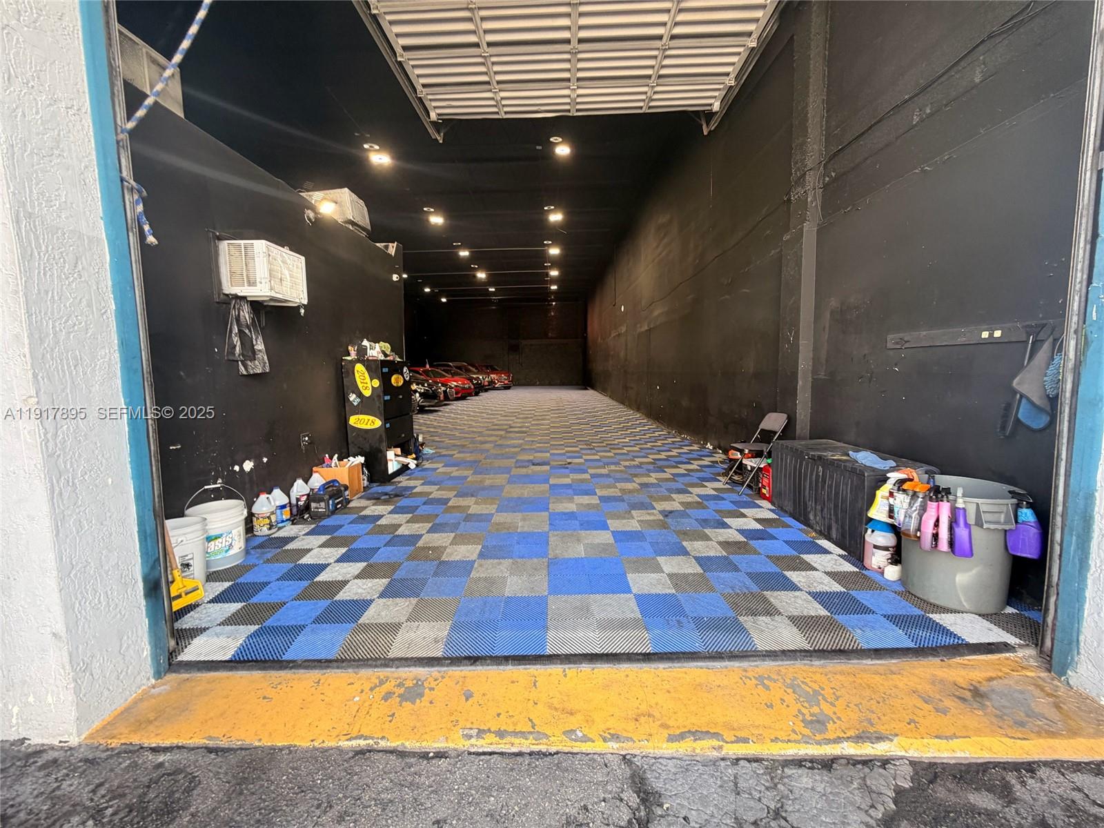   /   sq. ft. $ 2025-12-11 0 Photo