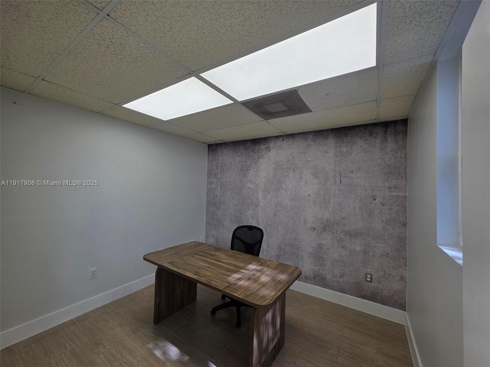   /   sq. ft. $ 2025-11-20 0 foto