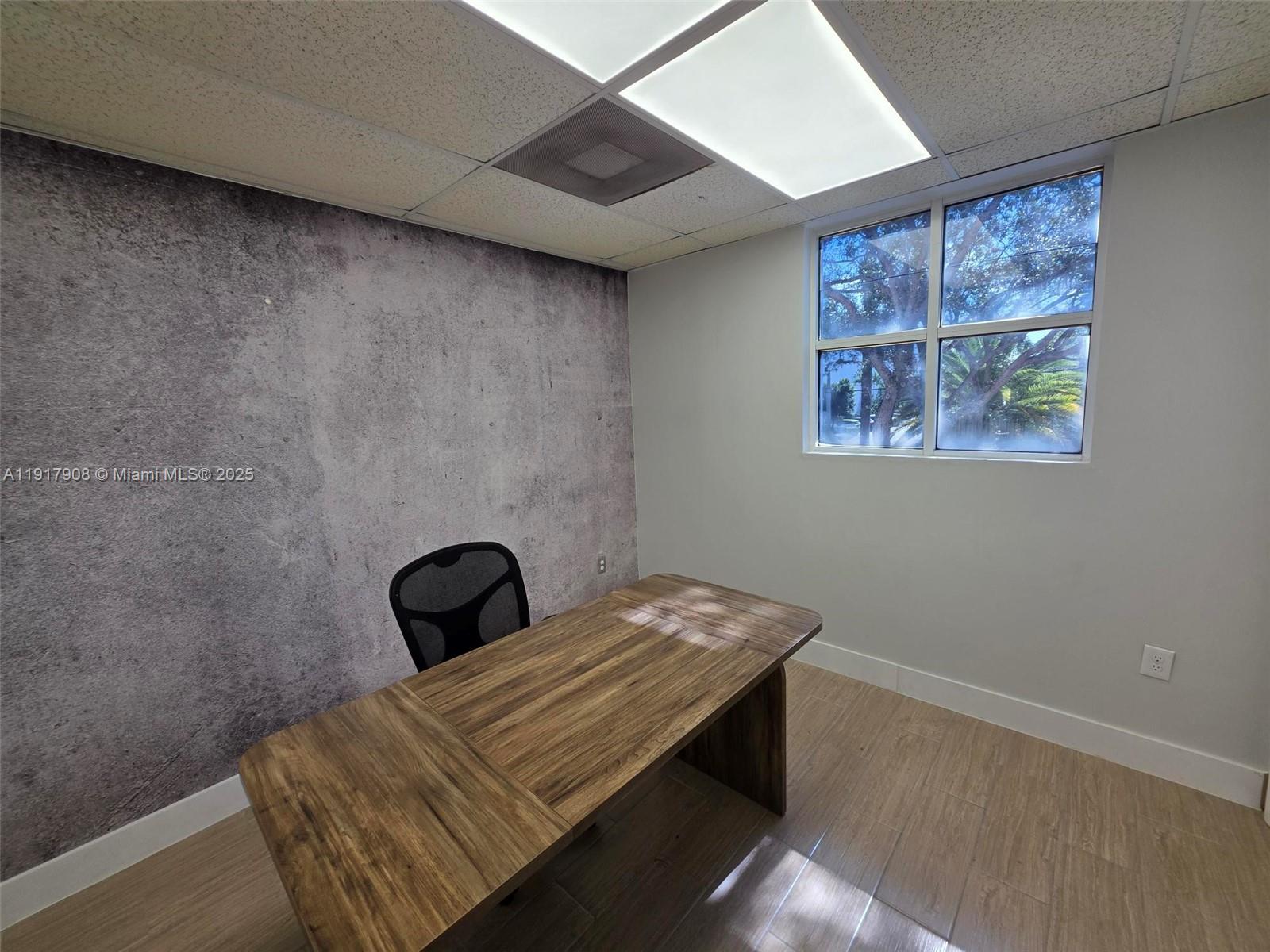   /   sq. ft. $ 2025-11-20 0 foto