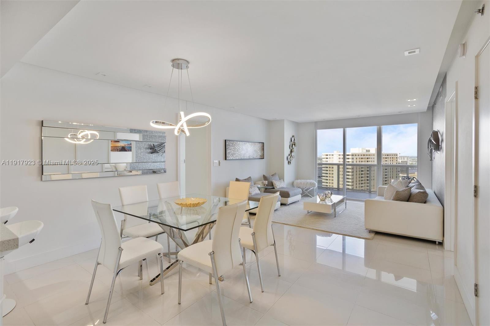 1708 3 / 3 1571 sq. ft. $ 2025-11-20 0 foto