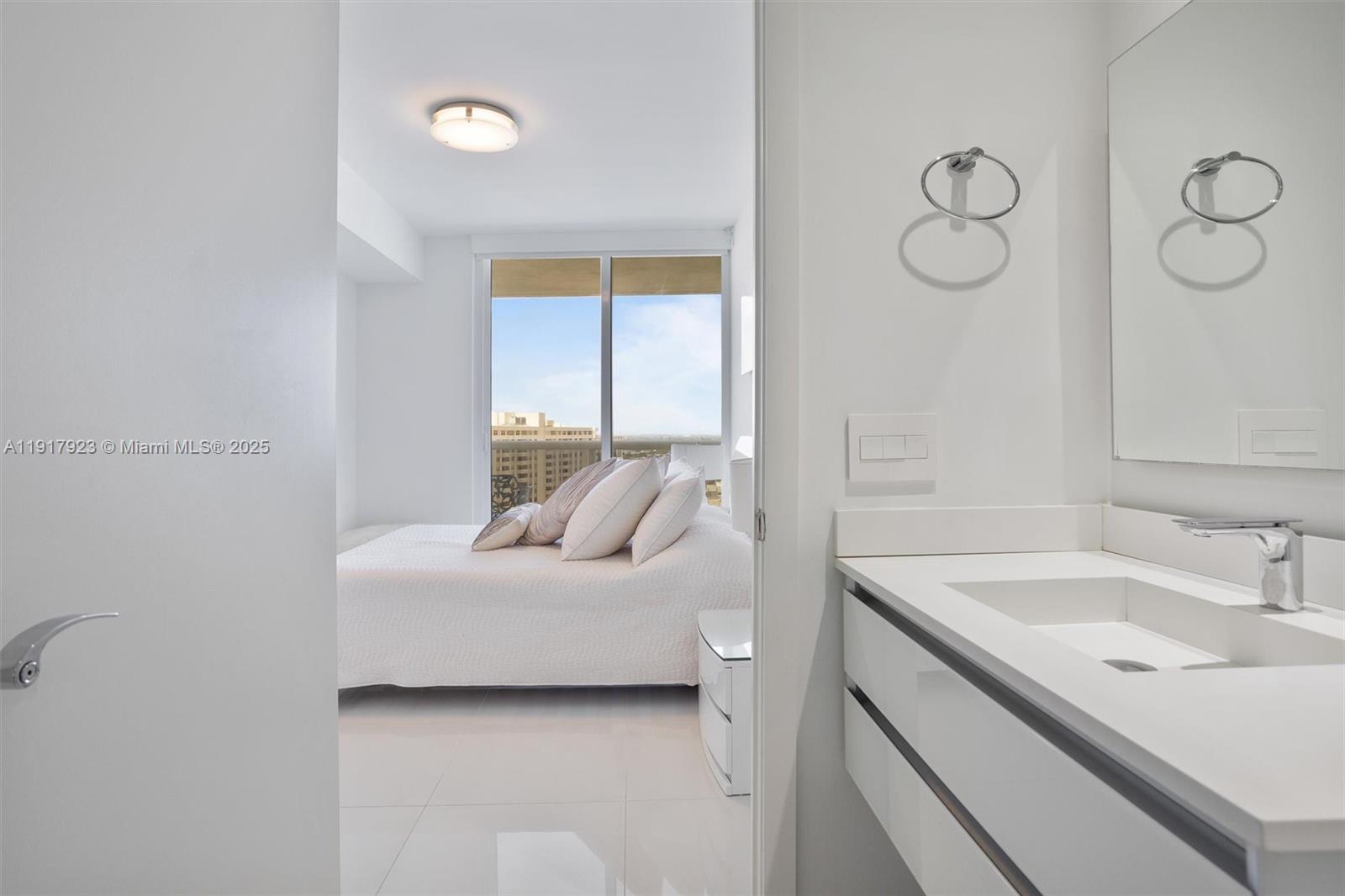 1708 3 / 3 1571 sq. ft. $ 2025-11-20 0 foto